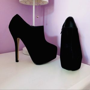 NEW Boohoo Platform Ankle Boot Booties Black Suede